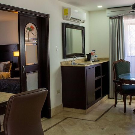 Wyndham Garden Los Mochis Plaza Inn Exteriör bild