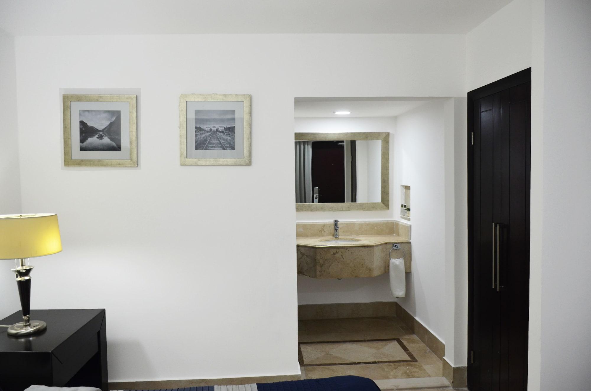 Wyndham Garden Los Mochis Plaza Inn Exteriör bild