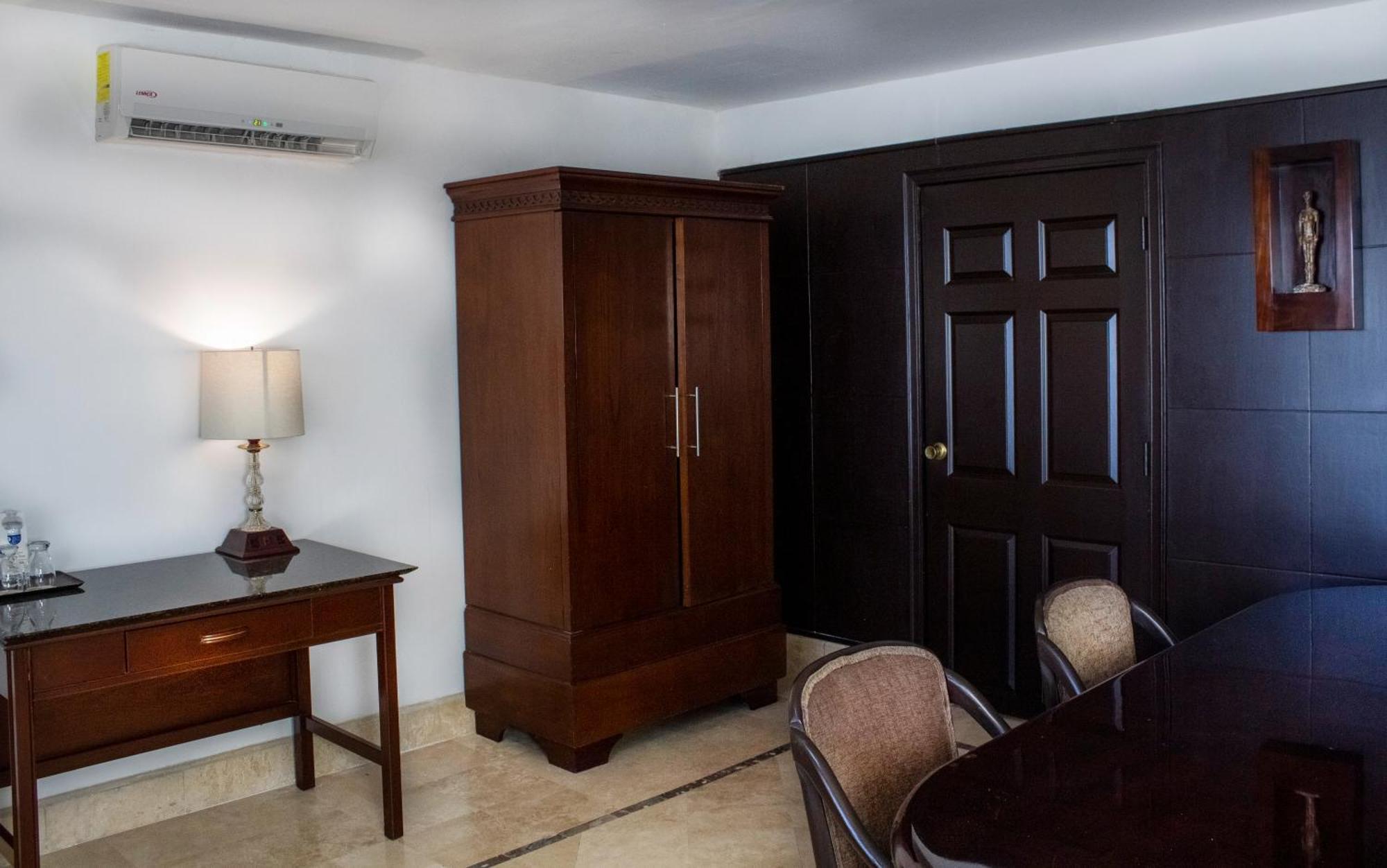Wyndham Garden Los Mochis Plaza Inn Exteriör bild