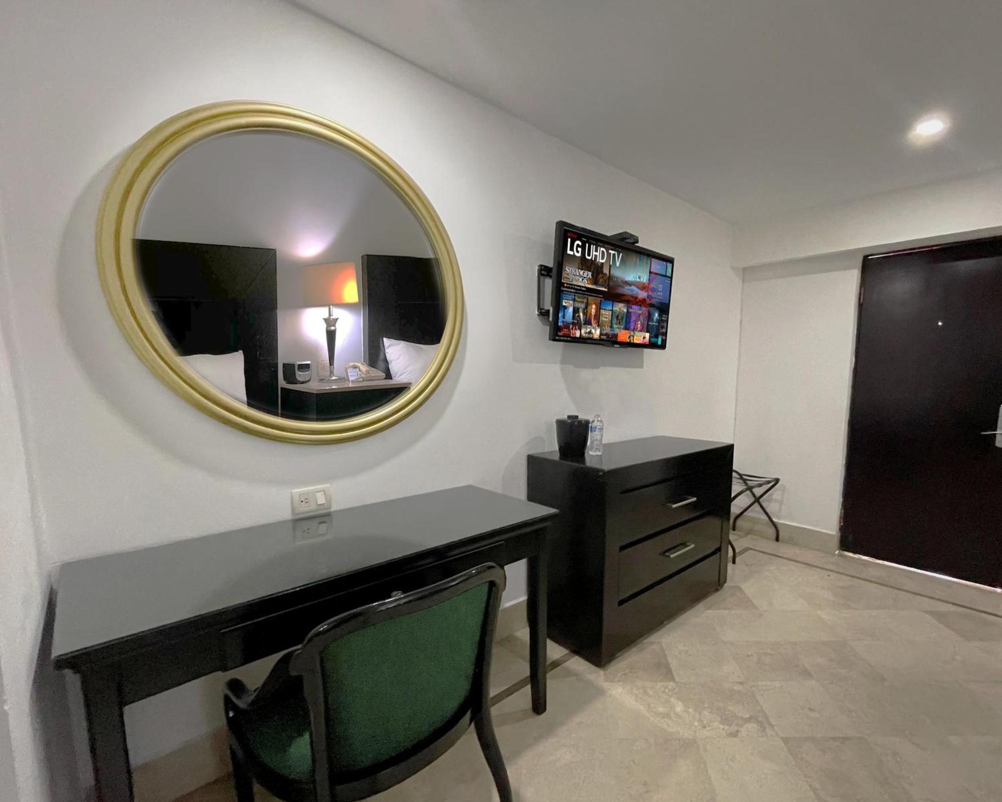 Wyndham Garden Los Mochis Plaza Inn Exteriör bild