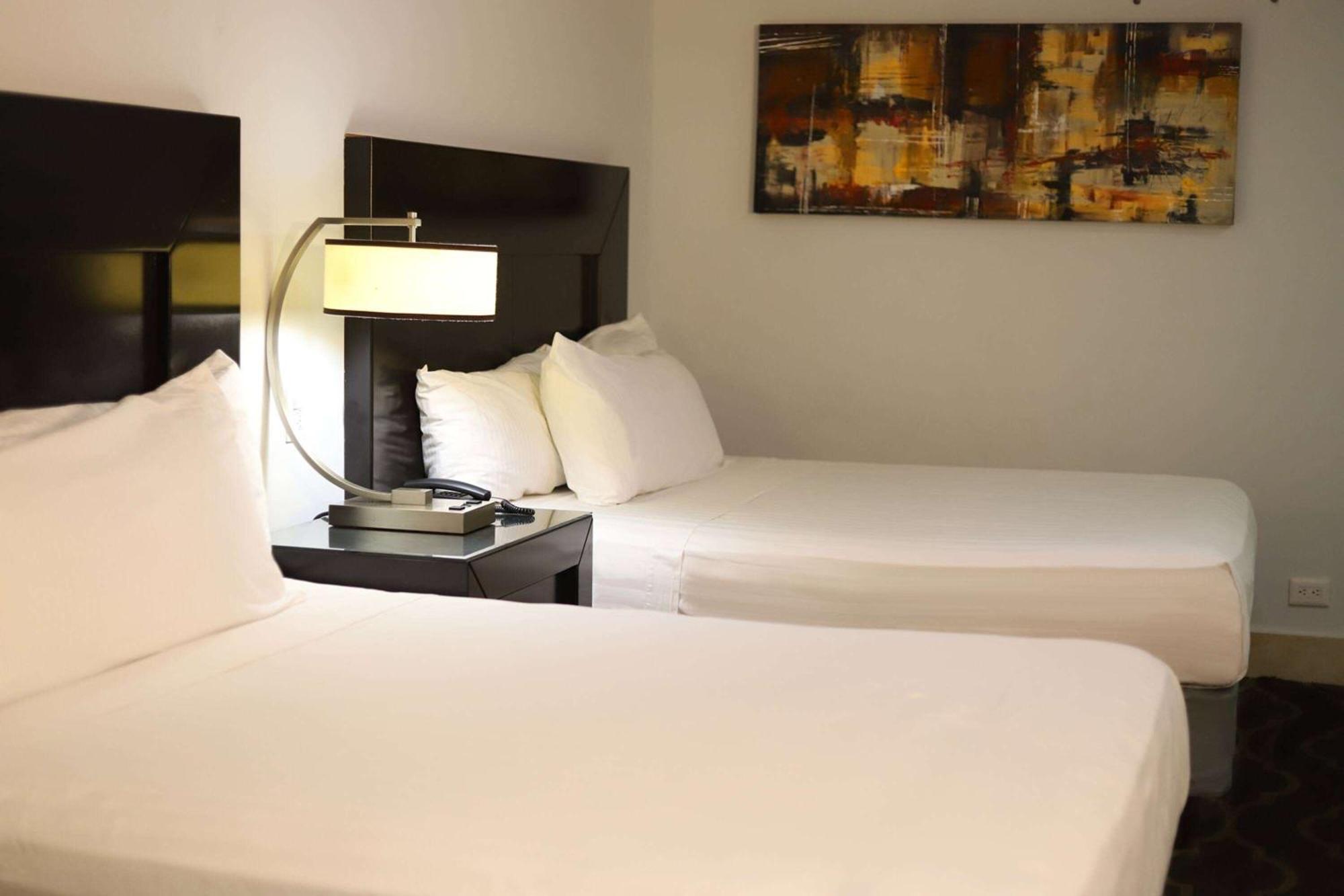 Wyndham Garden Los Mochis Plaza Inn Exteriör bild