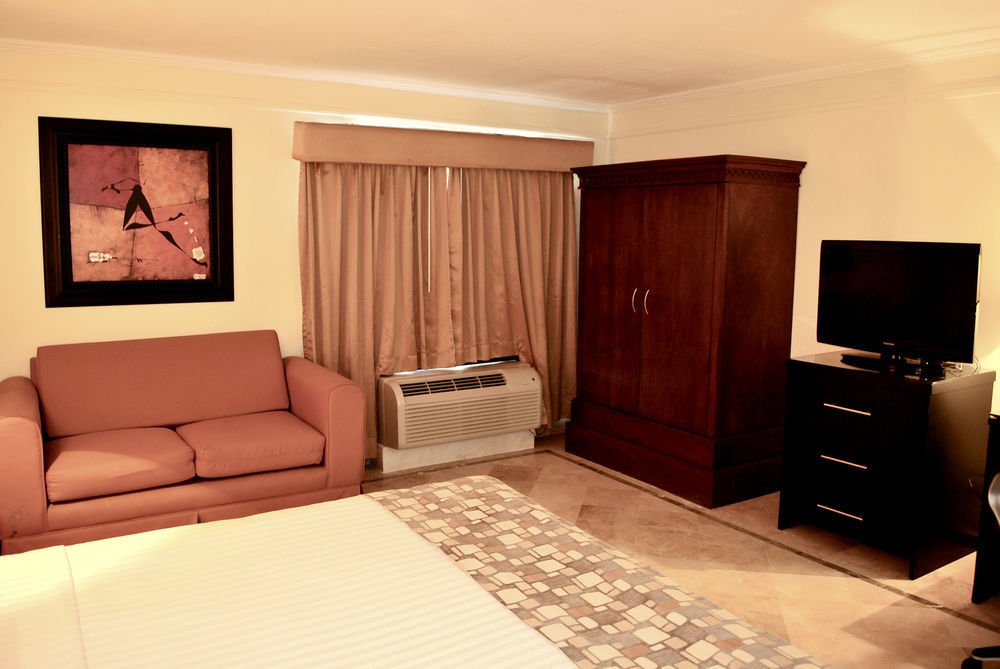Wyndham Garden Los Mochis Plaza Inn Exteriör bild